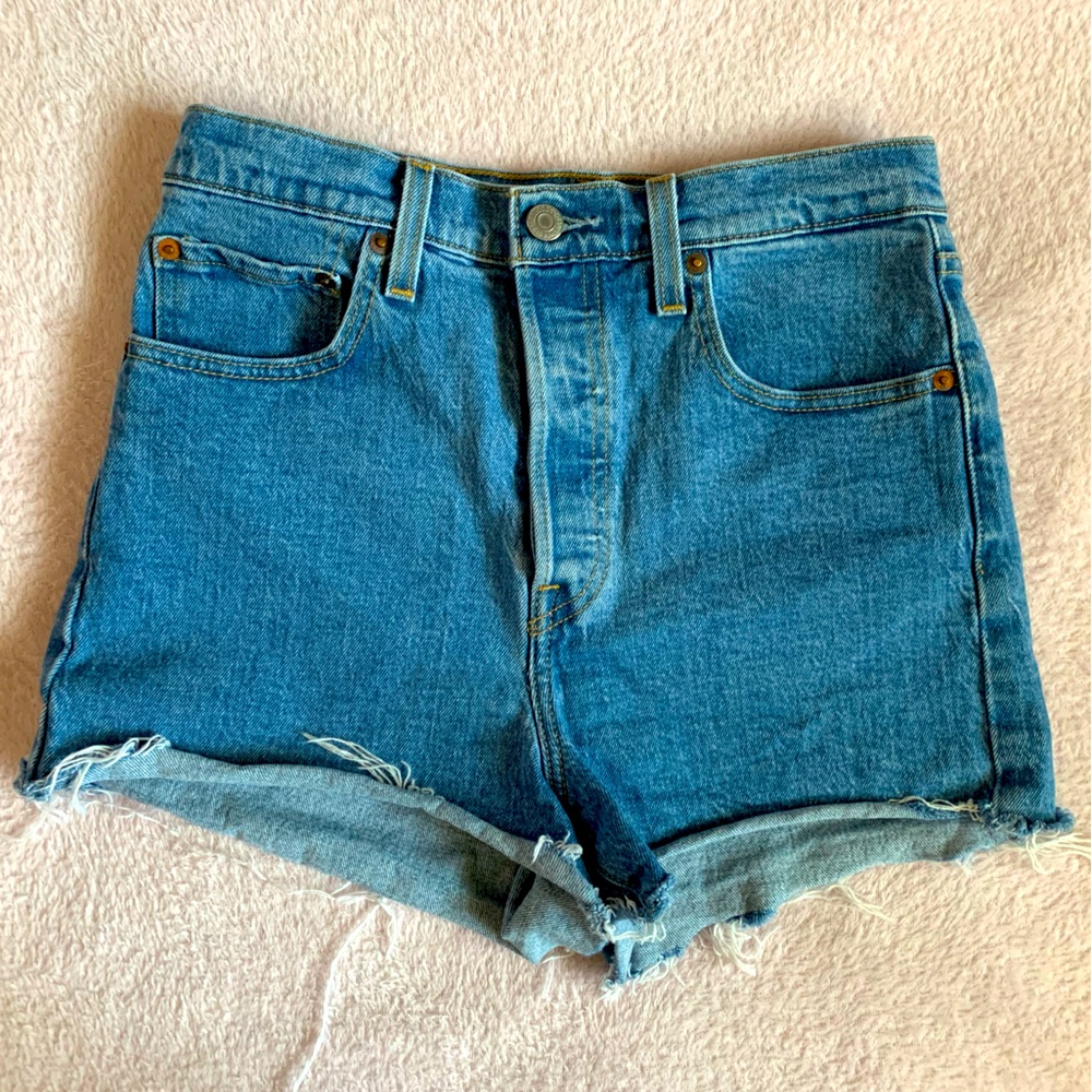 Levi Women’s Ribcage Jean Shorts